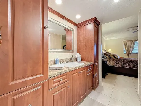 4270 NW 40th Street Lauderdale Lakes FL 33319