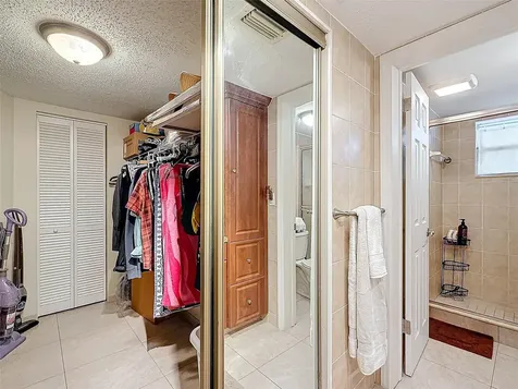 4270 NW 40th Street Lauderdale Lakes FL 33319