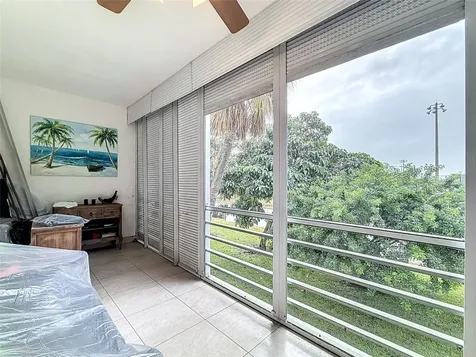 4270 NW 40th Street Lauderdale Lakes FL 33319