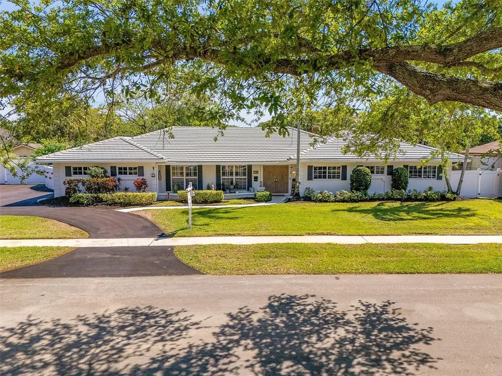 810 NW 72nd Terrace Plantation FL 33317
