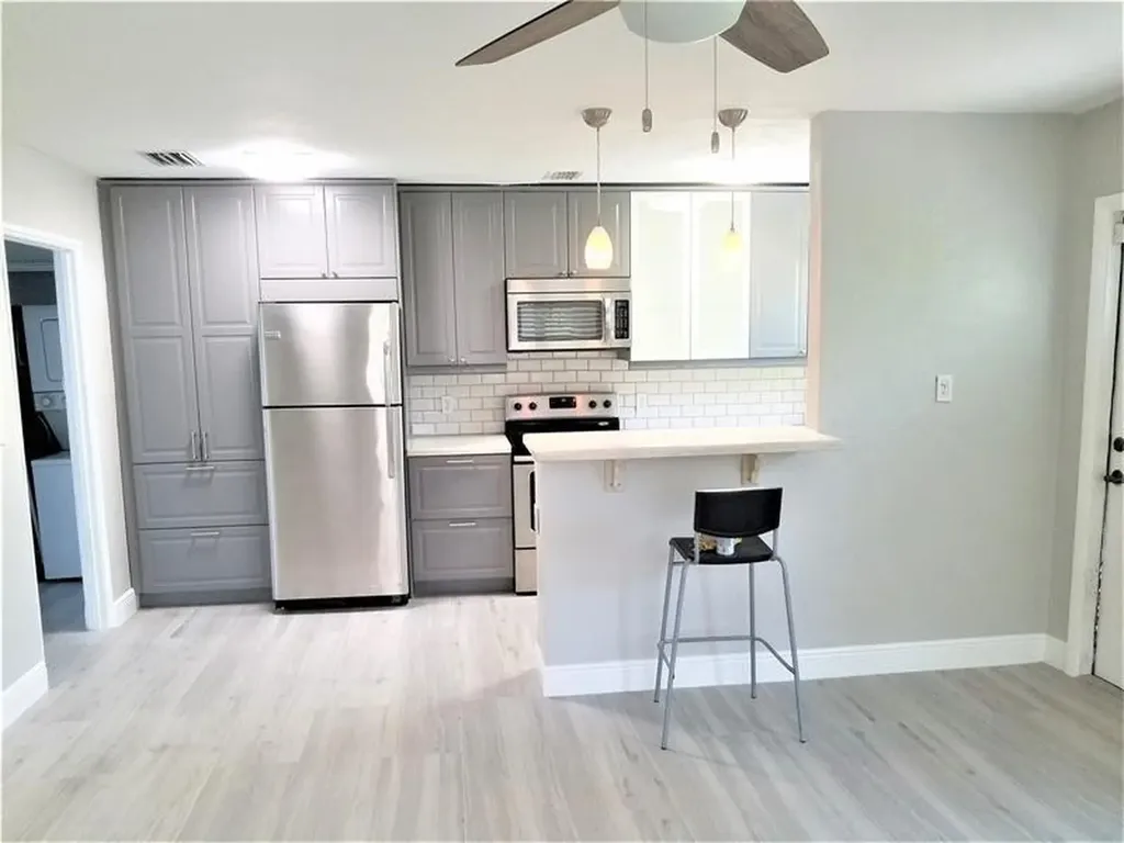 1123 N 17th Avenue Hollywood FL 33020