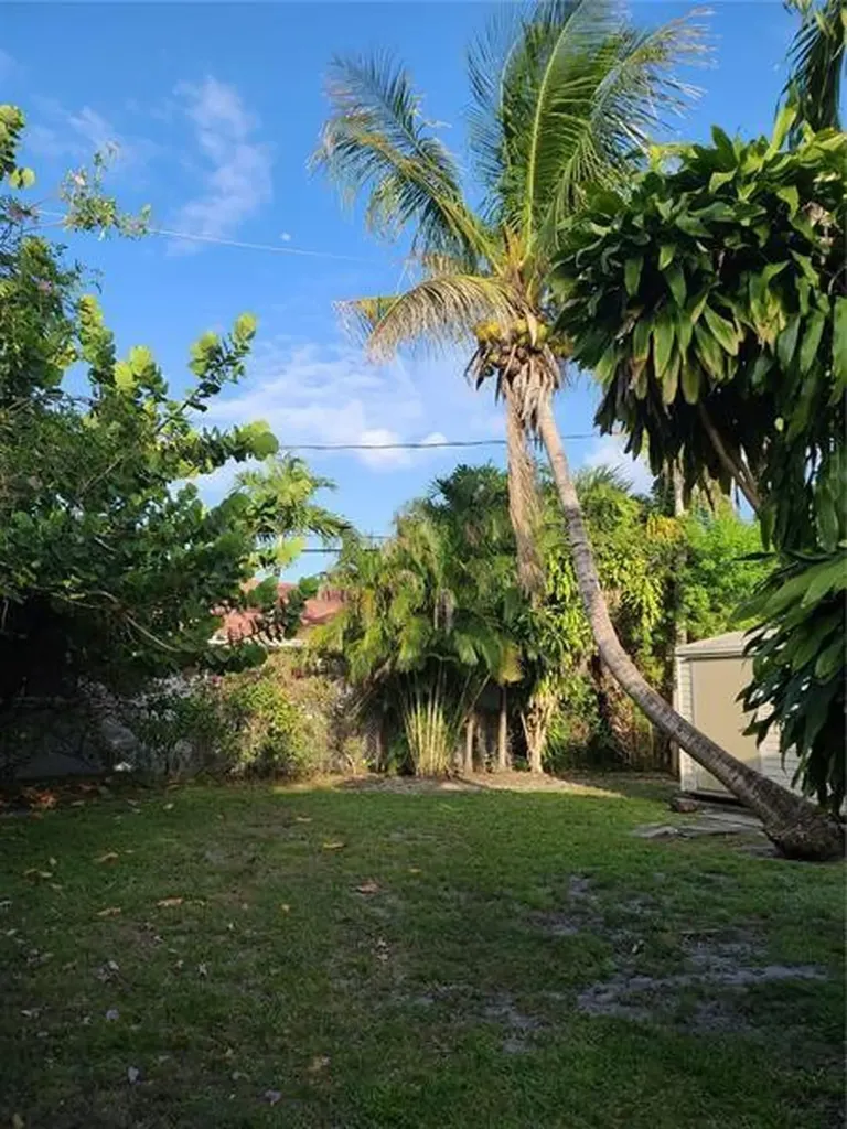 1123 N 17th Avenue Hollywood FL 33020