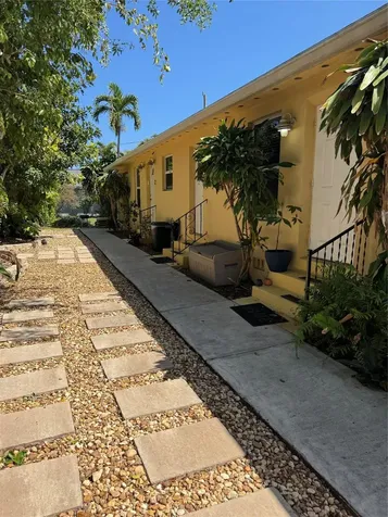 1123 N 17th Avenue Hollywood FL 33020