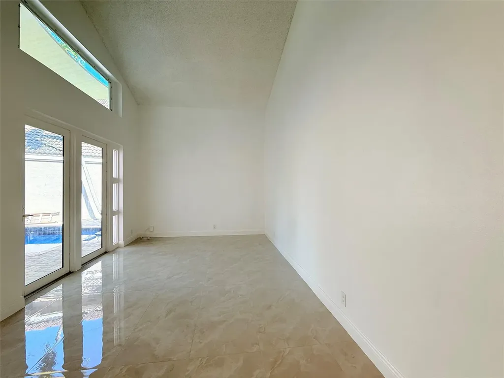 10661 NW 17th Place Plantation FL 33322