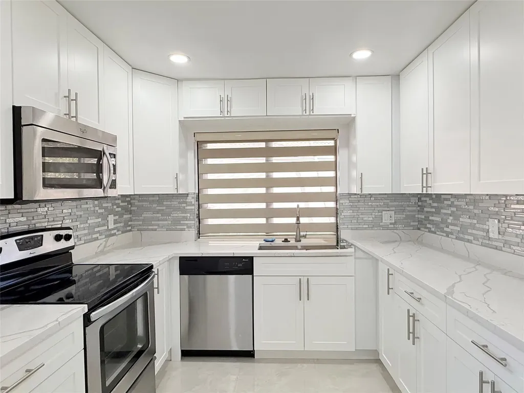 10661 NW 17th Place Plantation FL 33322