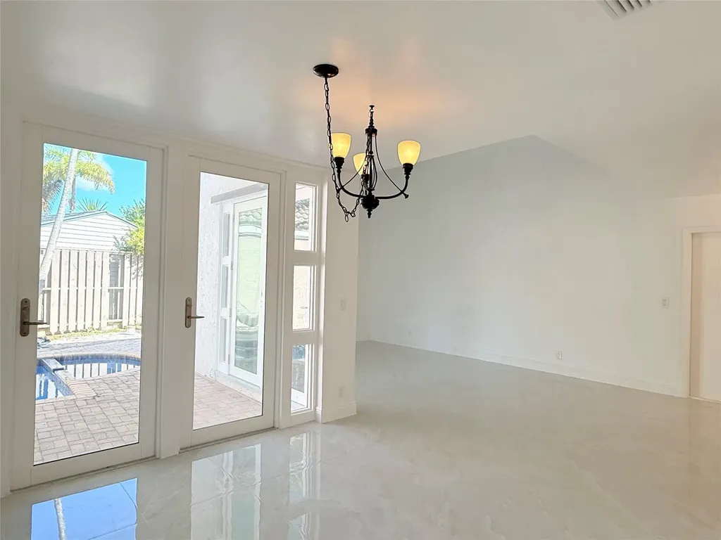 10661 NW 17th Place Plantation FL 33322