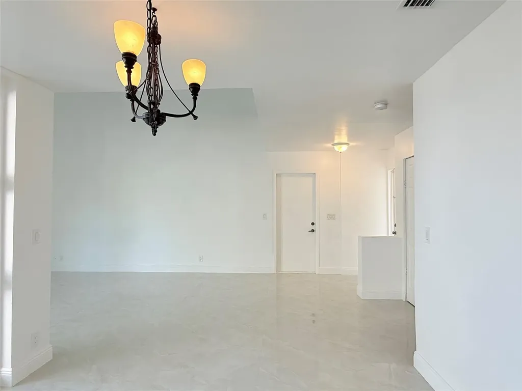 10661 NW 17th Place Plantation FL 33322