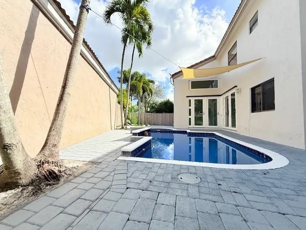 10661 NW 17th Place Plantation FL 33322