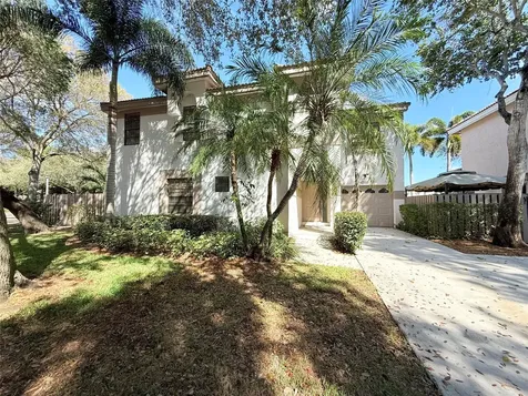 10661 NW 17th Place Plantation FL 33322