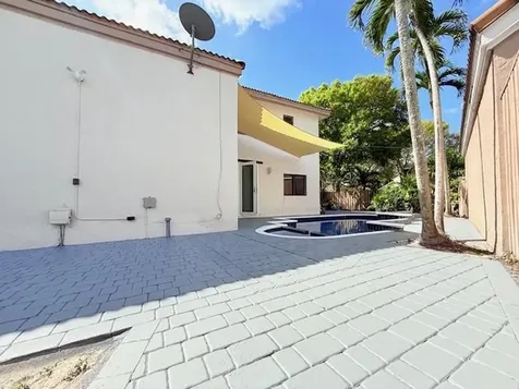 10661 NW 17th Place Plantation FL 33322