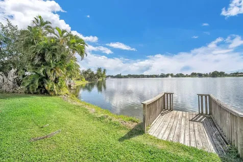 5520 NW 203rd Miami Gardens FL 33055