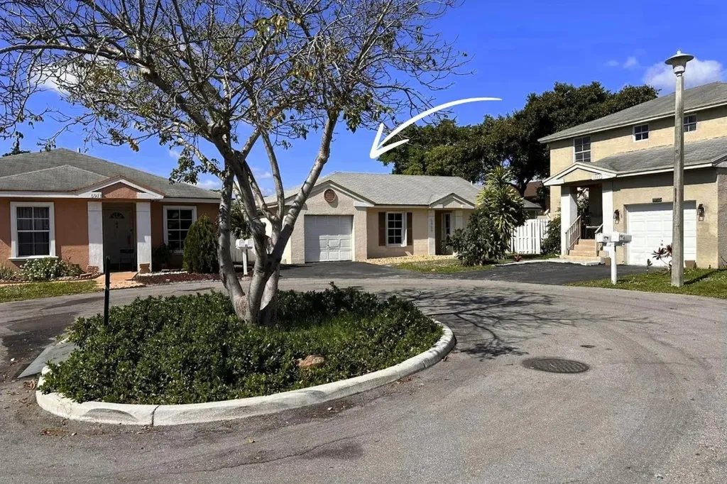 5909 Woodland Point Place Tamarac FL 33319