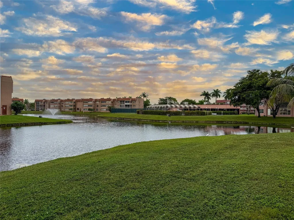 9460 Sunrise Lake Boulevard Sunrise FL 33322