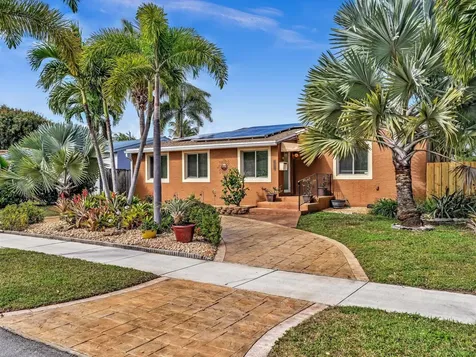 1517 Plunkett Street Hollywood FL 33020