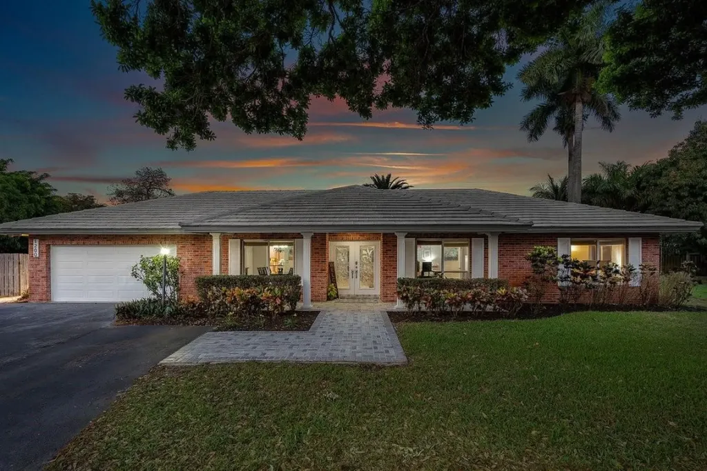 1200 SW 68th Avenue Plantation FL 33317
