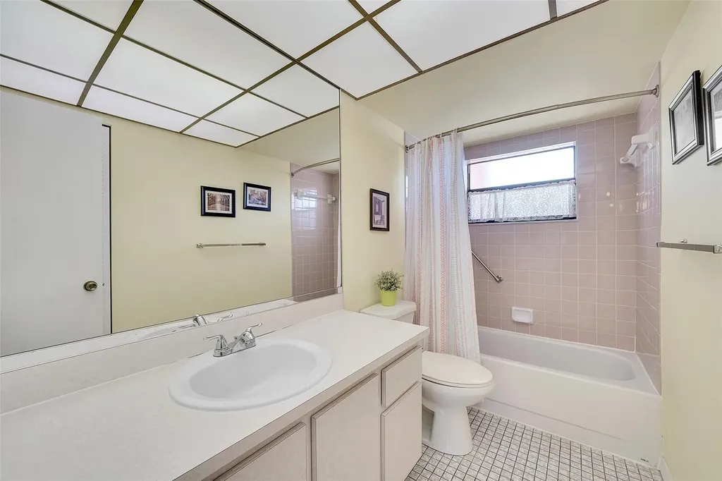 10123 Sunrise Lakes Boulevard Sunrise FL 33322