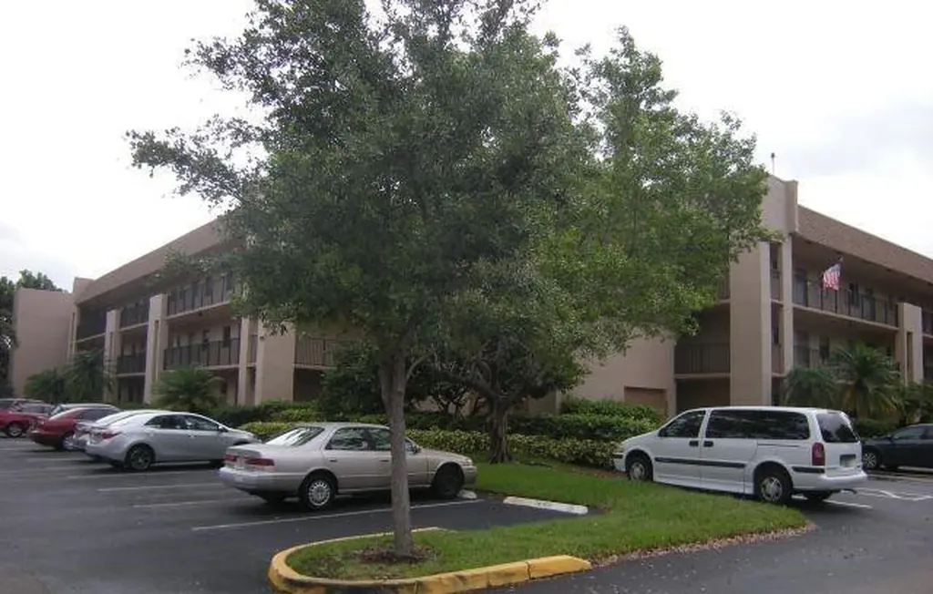 10123 Sunrise Lakes Boulevard Sunrise FL 33322