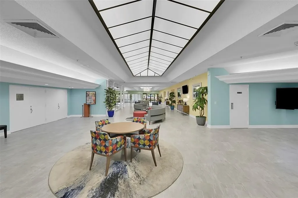 10123 Sunrise Lakes Boulevard Sunrise FL 33322