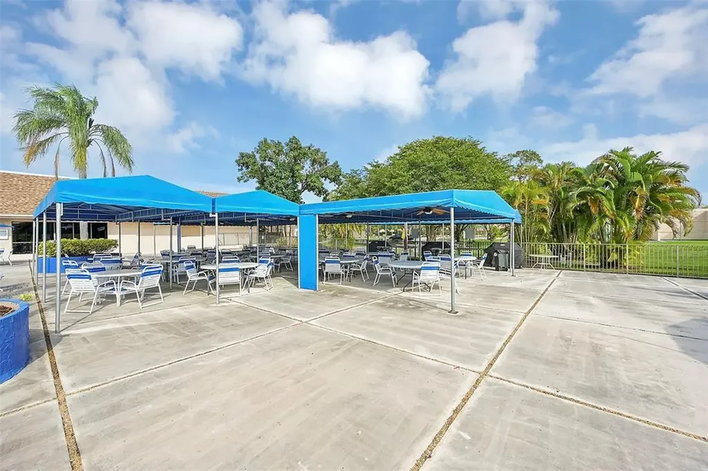 10123 Sunrise Lakes Boulevard Sunrise FL 33322