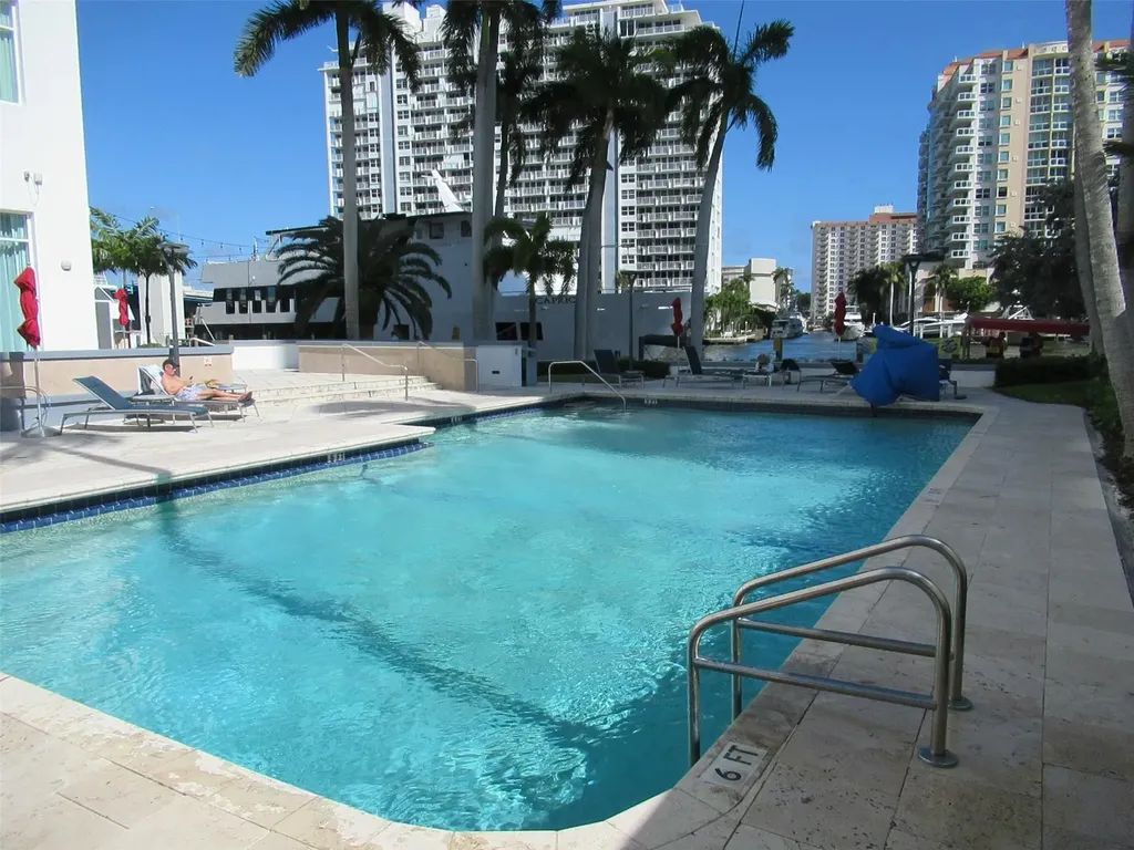 2670 E Sunrise Boulevard Fort Lauderdale FL 33304