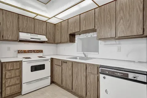 131 SE 3rd Avenue Dania Beach FL 33004