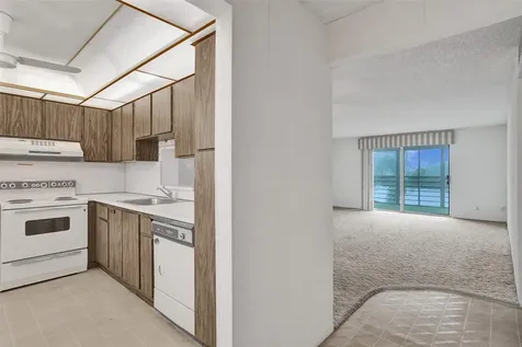 131 SE 3rd Avenue Dania Beach FL 33004