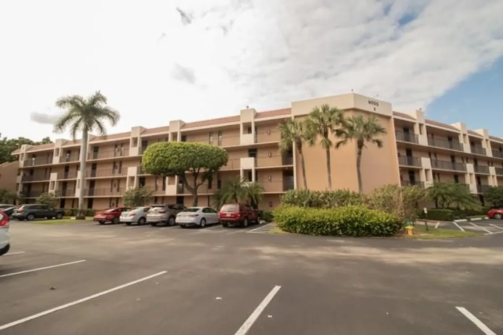 6007 Coral Lake Drive Pompano Beach FL 33063