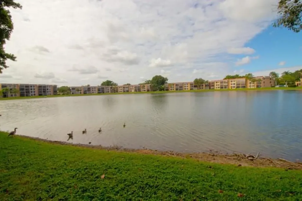 6007 Coral Lake Drive Pompano Beach FL 33063