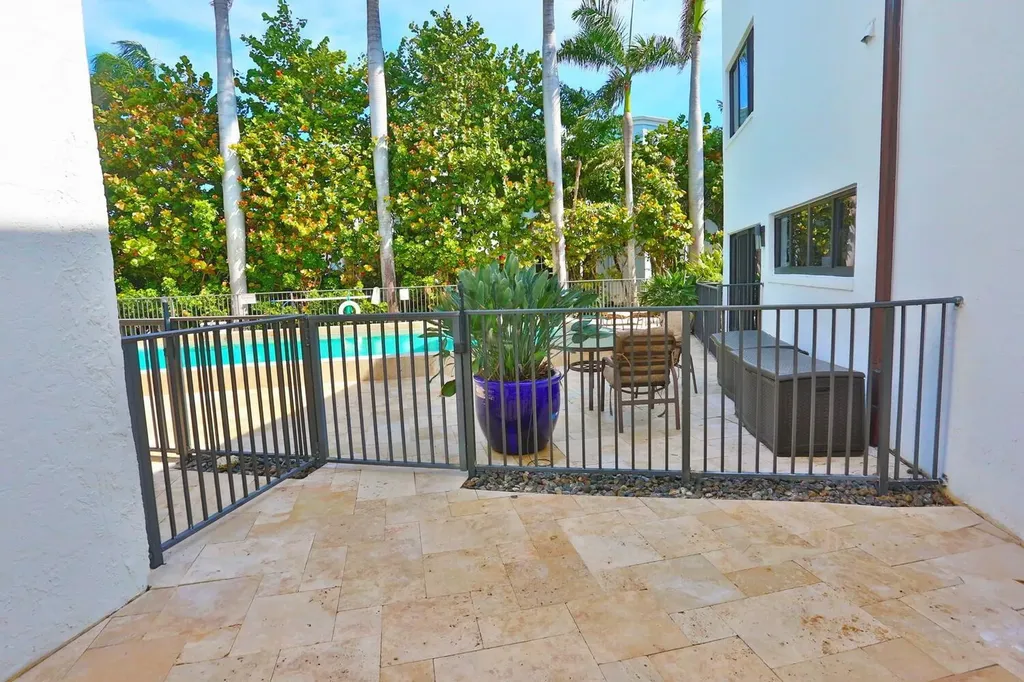 1121 Bel Air Drive Highland Beach FL 33487