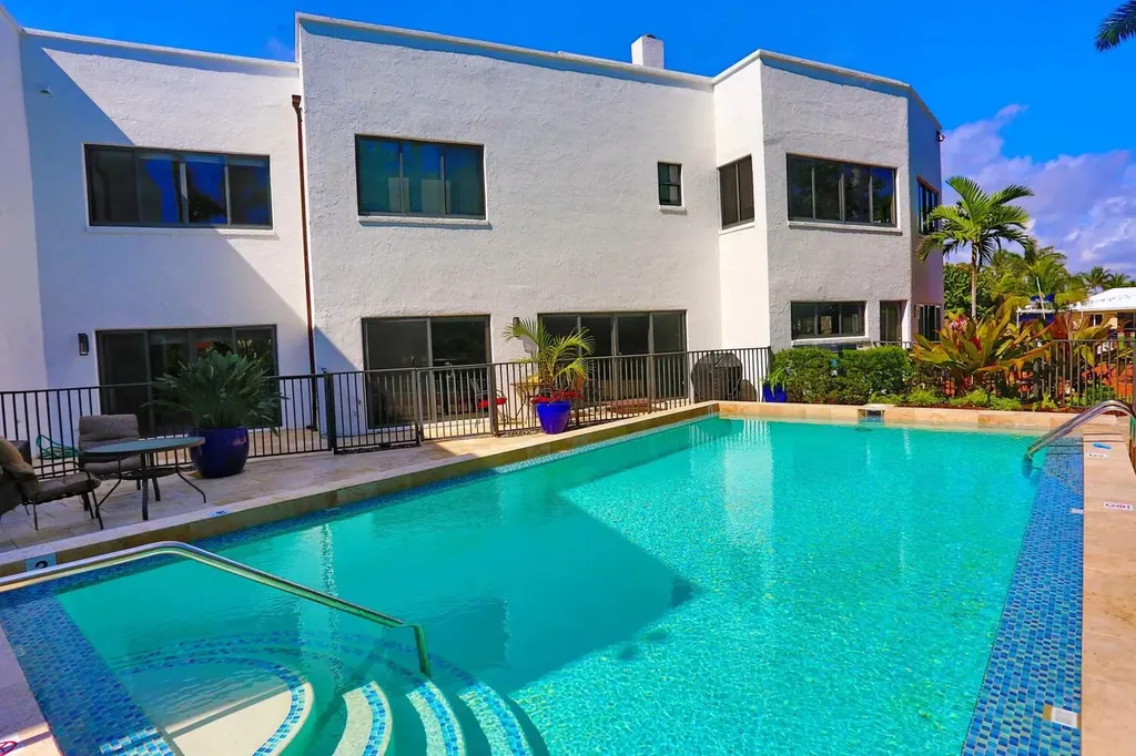 1121 Bel Air Drive Highland Beach FL 33487
