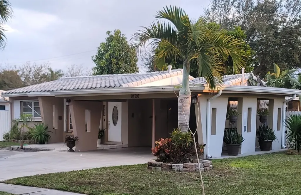 3126 Pierce Street Hollywood FL 33021