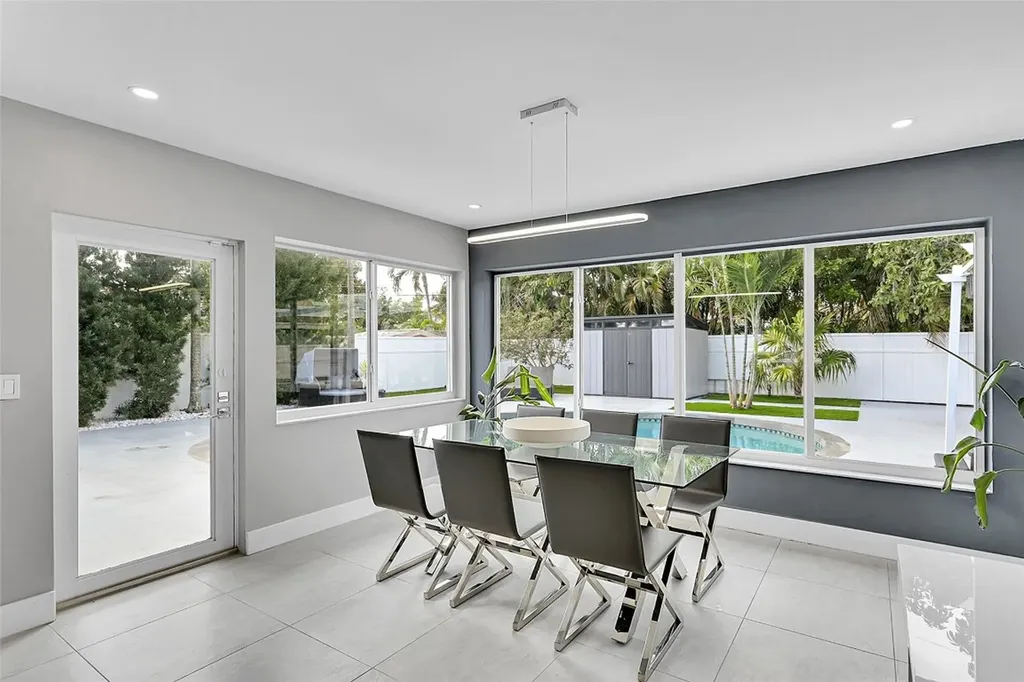 4861 NE 7th Avenue Oakland Park FL 33334