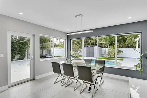 4861 NE 7th Avenue Oakland Park FL 33334