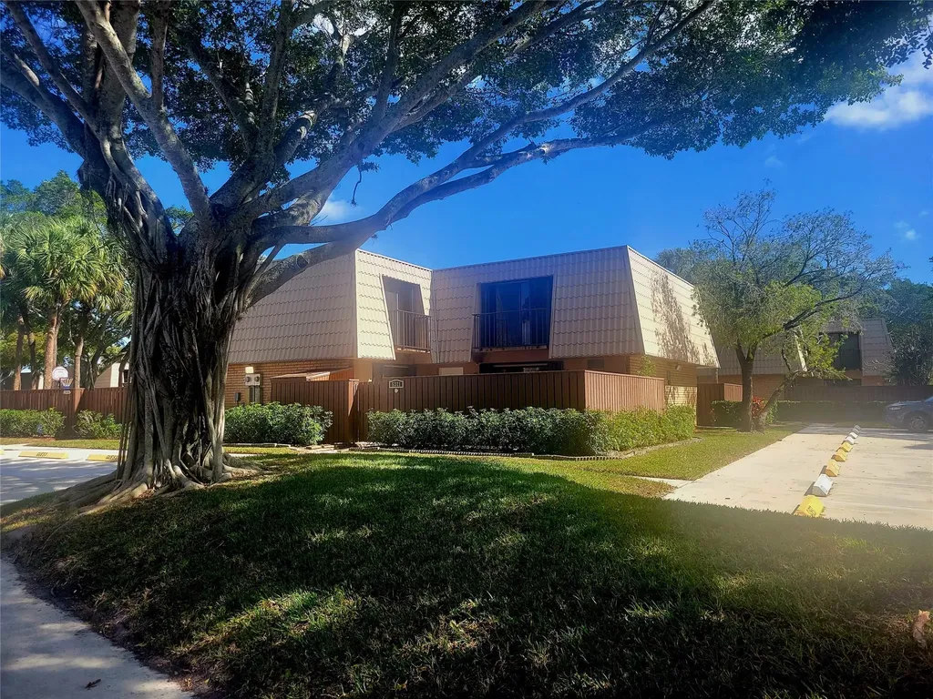 5321 53rd Way West Palm Beach FL 33409