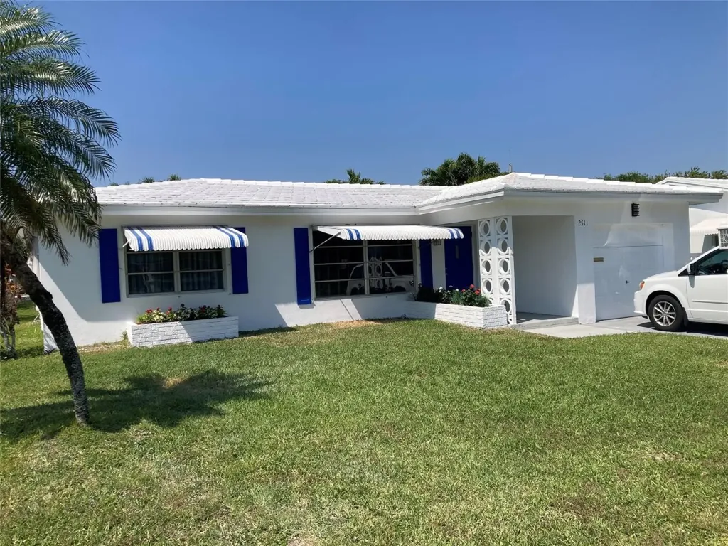 2511 N Cypress Road Pompano Beach FL 33064