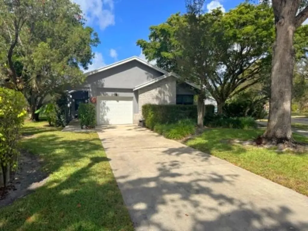 2581 Calamondin Circle Coconut Creek FL 33063