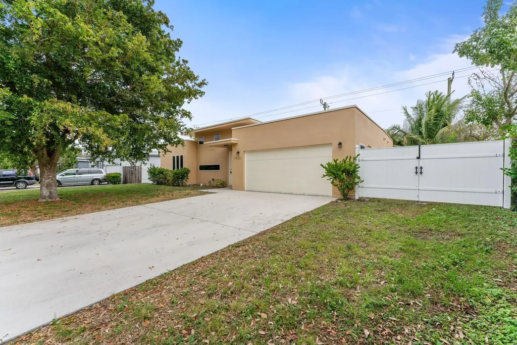 4620 NE 18 Avenue Pompano Beach FL 33064