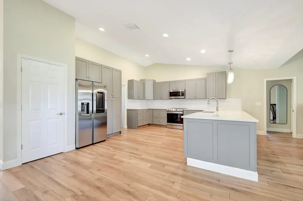 18725 W Sycamore Loxahatchee FL 33470