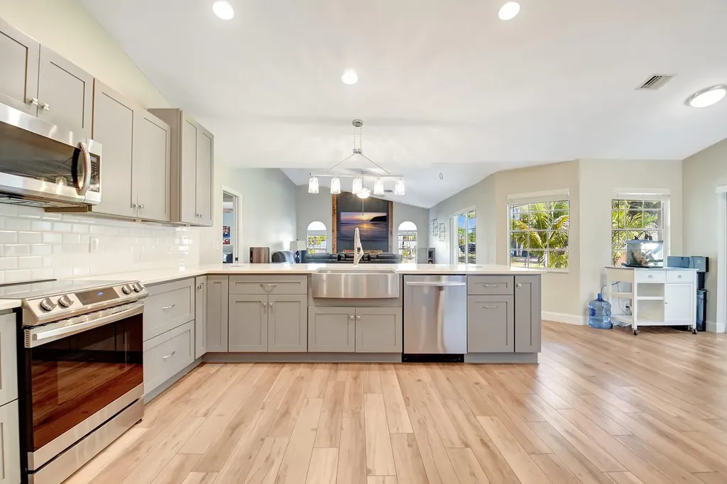 18725 W Sycamore Loxahatchee FL 33470