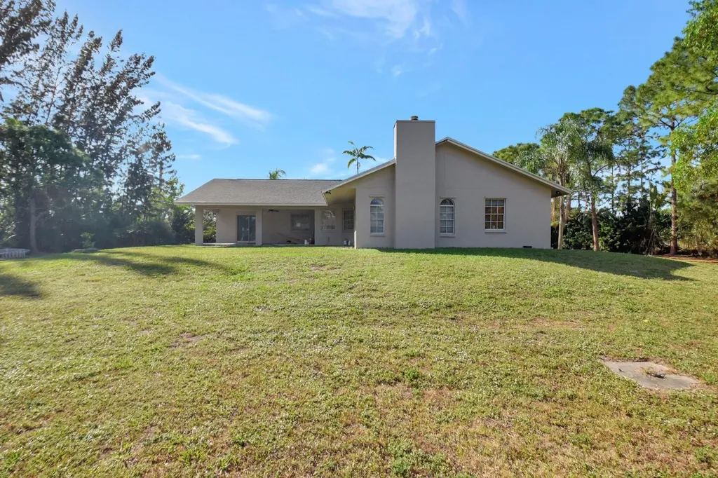 18725 W Sycamore Loxahatchee FL 33470