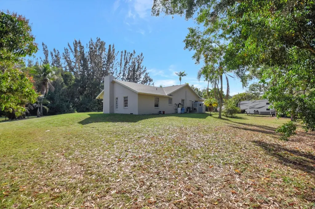 18725 W Sycamore Loxahatchee FL 33470