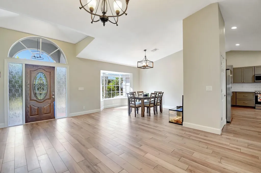 18725 W Sycamore Loxahatchee FL 33470