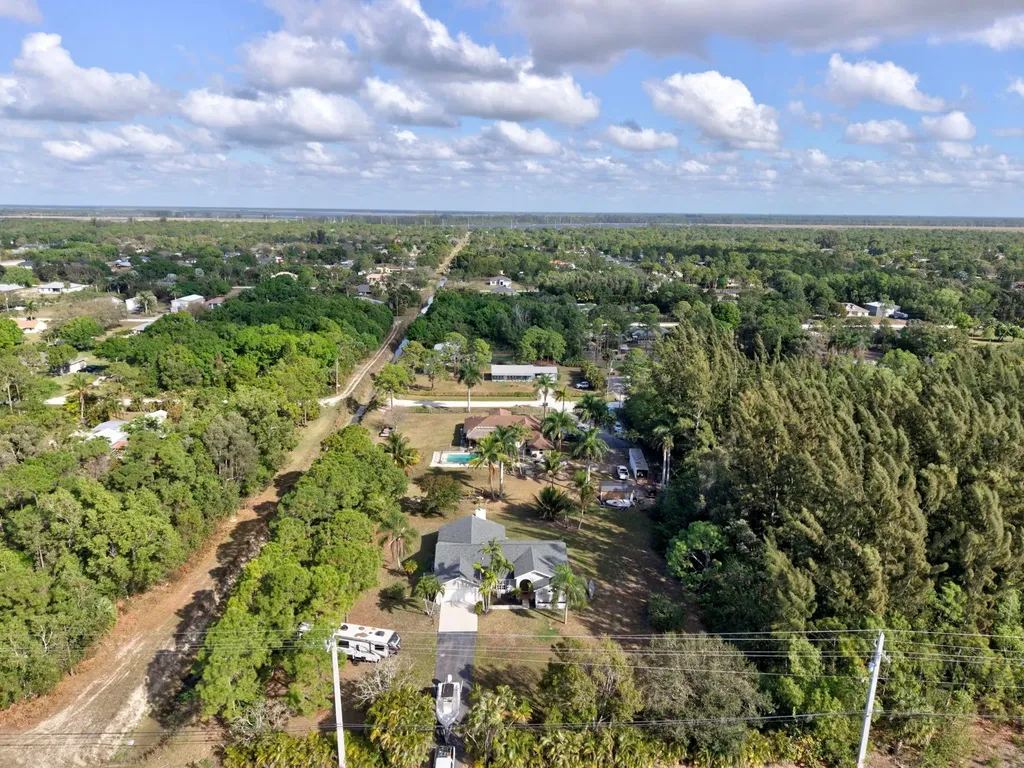 18725 W Sycamore Loxahatchee FL 33470
