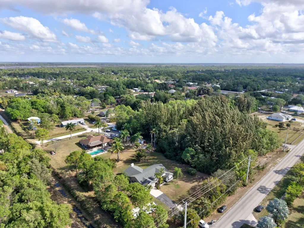 18725 W Sycamore Loxahatchee FL 33470
