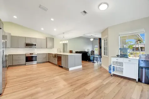 18725 W Sycamore Loxahatchee FL 33470