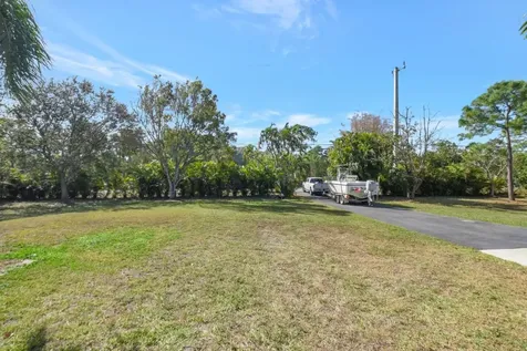 18725 W Sycamore Loxahatchee FL 33470