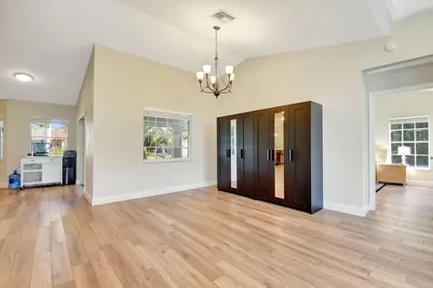 18725 W Sycamore Loxahatchee FL 33470