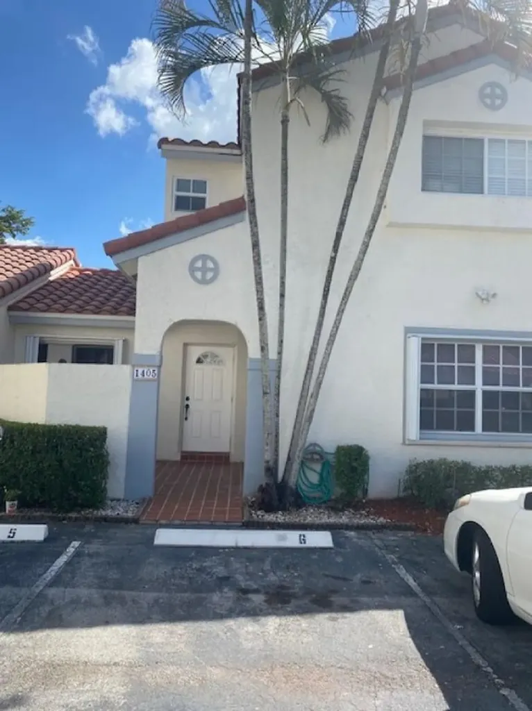 1405 Cottonwood Circle Weston FL 33326