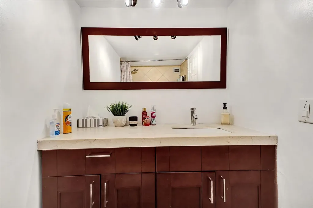 6770 Indian Creek Drive Miami Beach FL 33141