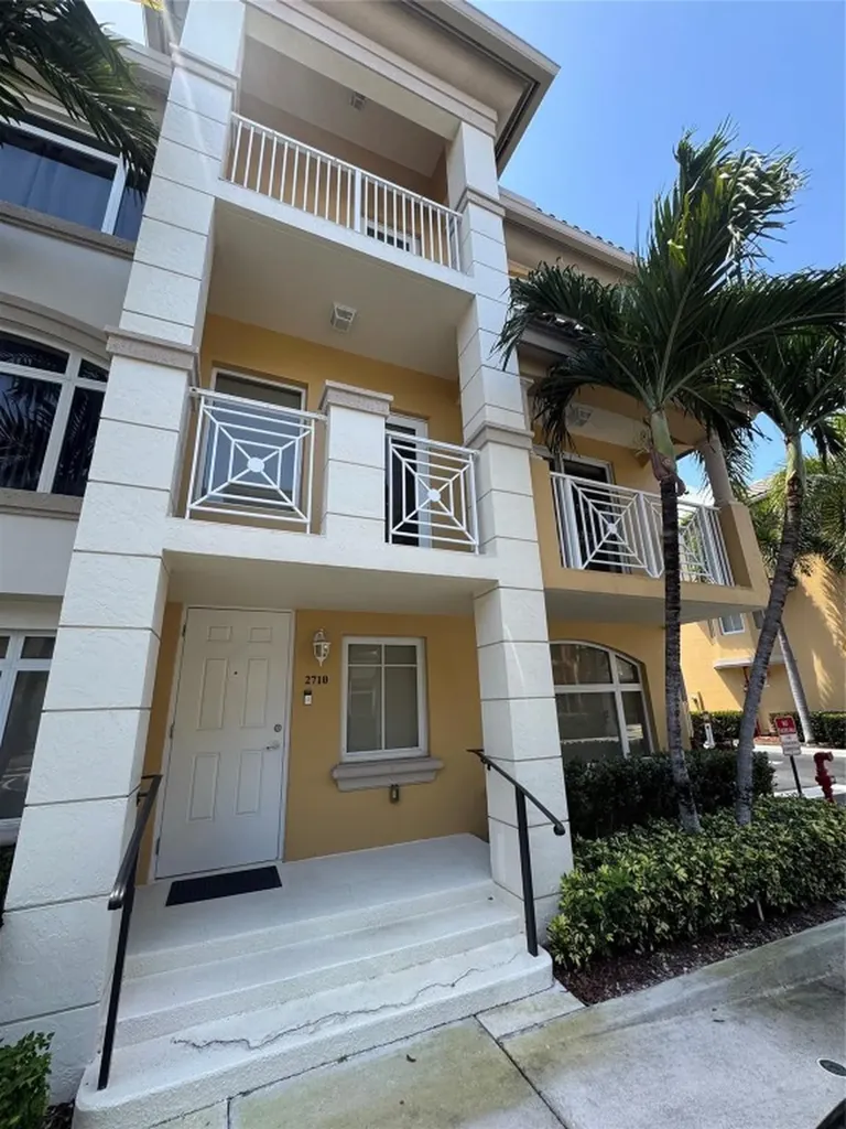 2710 NE 184th Terrace Aventura FL 33160